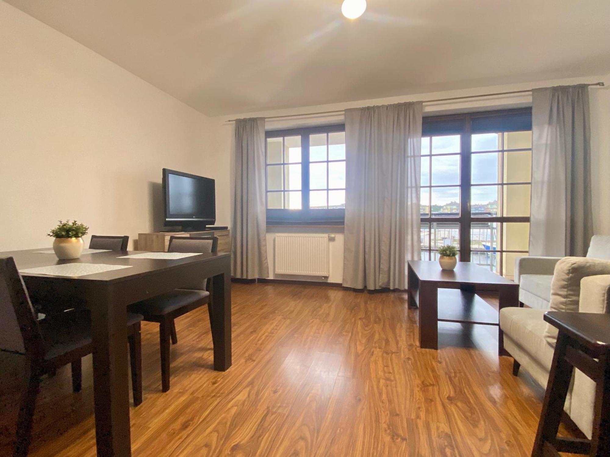 Apartamenty Baltyckie - Bulwar Portowy - Widok Na Port, Centrum, Najlepsza Lokalizacja W Ustce Ustka Ruang foto